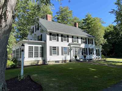 108 Parker Station Rd Goffstown, NH 03045