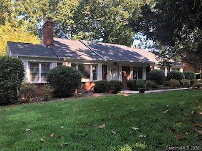 1840 Sharon Ln Charlotte, NC 28211