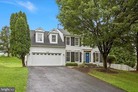 4808 Briercrest Ct Bowie, MD 20720