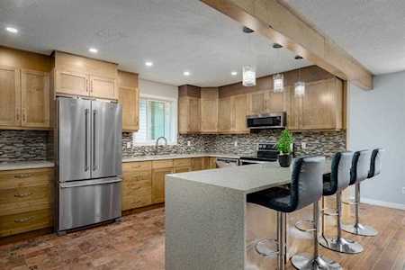 139 Whitehaven Rd NE Calgary, AB T1Y 6A6