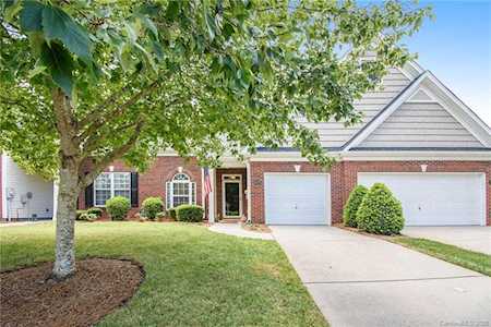 6129 Meadow Glen Ln Harrisburg, NC 28075