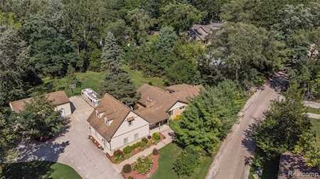 2750 Parklawn Dr Brighton Twp, MI 48114