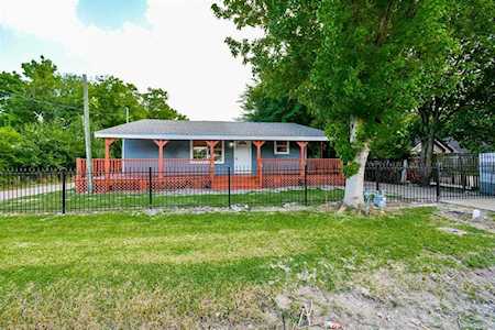 4902 Sycamore Ave Pasadena, TX 77503