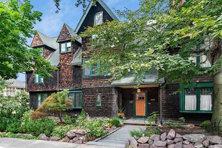157 Winthrop Rd #157 Brookline, MA 02445