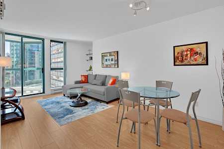 1238 Melville Street #1207 Vancouver, BC V6E 4N2