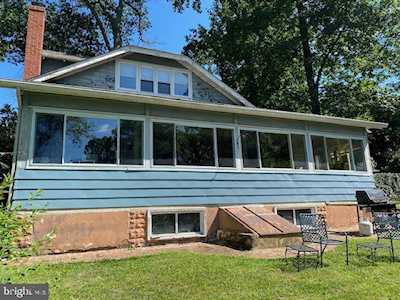 2950 Edgewater Dr Edgewater, MD 21037
