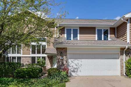 105 Woodstone Dr Buffalo Grove, IL 60089