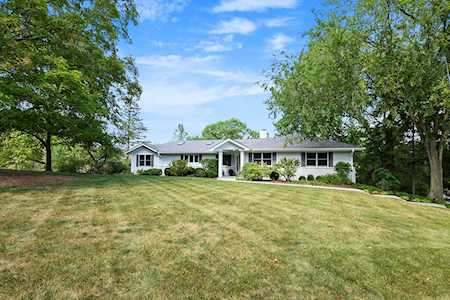 75 Lake Shore Dr Barrington, IL 60010