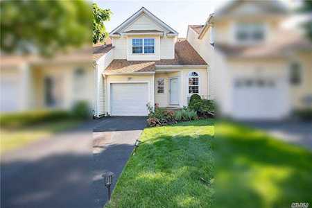 122 Cinnamon Court Melville, NY 11747