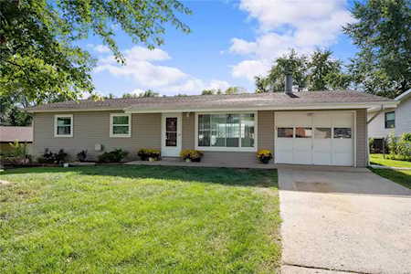 1749 Beverly Dr St Charles, MO 63303