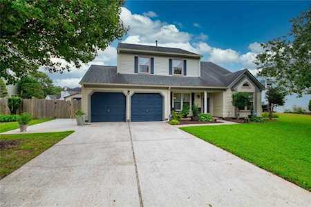 1737 Glassy Lake Dr Virginia Beach, VA 23453