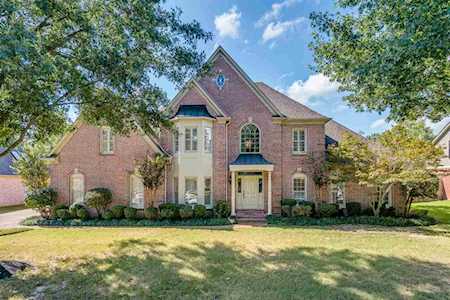 1033 Courtfield Cv Collierville, TN 38017