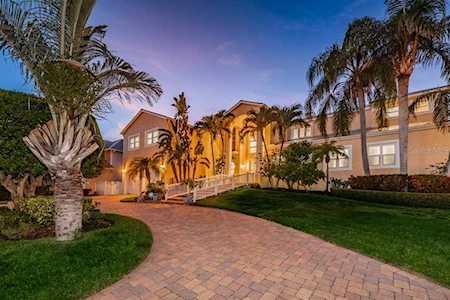 215 Harrison Ave Belleair Beach, FL 33786