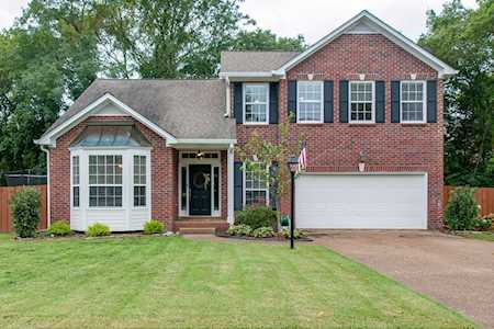 5017 Stonemeade Dr Nashville, TN 37221