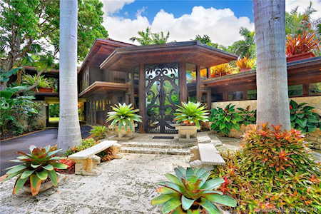 5045 SW 82nd St Miami, FL 33143