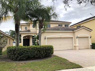6250 SW 195th Ave Pembroke Pines, FL 33332