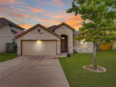 324 Dragon Ridge RD Buda, TX 78610