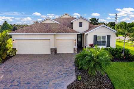 1004 Siberian GLEN Bradenton, FL 34212