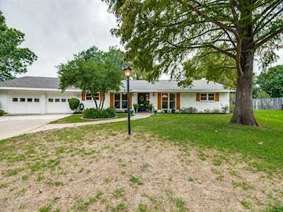 5625 Silver Lake Drive Haltom City, TX 76117