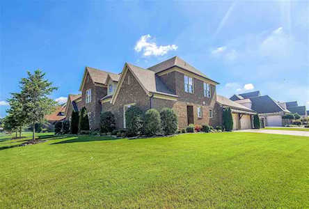 1696 Amber Grove Ln Collierville, TN 38017