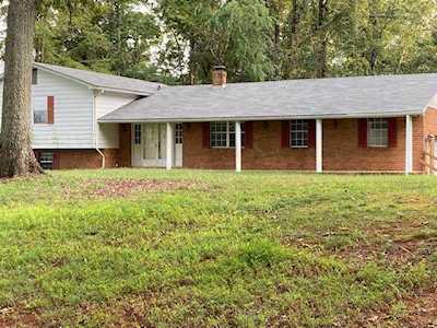 110 Lakeshore Terrace Hardy, VA 24101