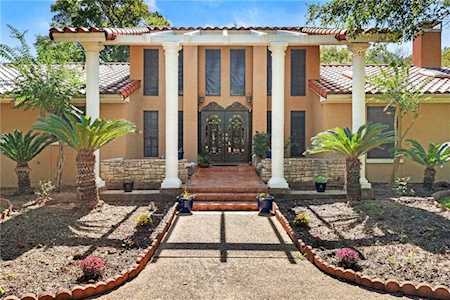 25 Lone Oak TRL Sunset Valley, TX 78745
