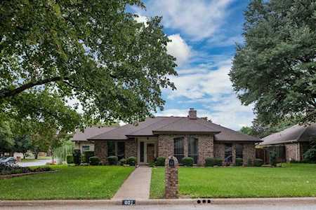 601 Lakewood Lane Grapevine, TX 76051