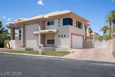 8112 Tiara Cove Circle Las Vegas, NV 89128