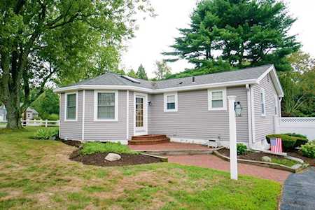 6 Donald Tennant Cir North Attleboro, MA 02760
