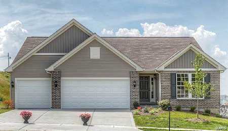 67 Stone Bridge Dr Moscow Mills, MO 63362