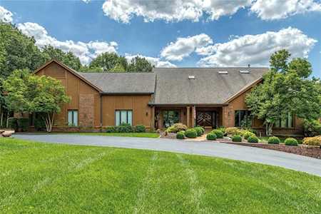 12818 Topping Manor Dr Town And Country, MO 63131