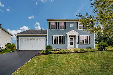 420 Kensington Dr Oswego, IL 60543