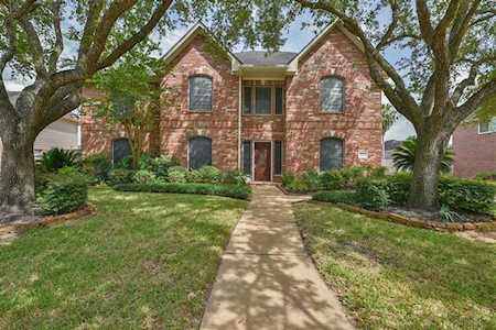 4907 Bayfair St Pasadena, TX 77505