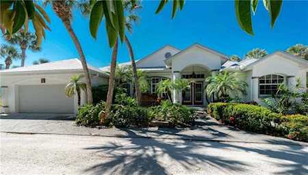 4131 N Beach Rd Englewood, FL 34223