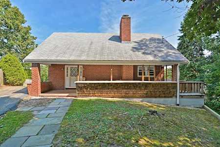 34 Wyola Prospect Waltham, MA 02451