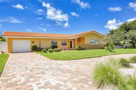 2304 Bayshore Dr Belleair Beach, FL 33786