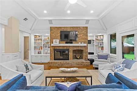 5004 Lodge View LN Austin, TX 78731