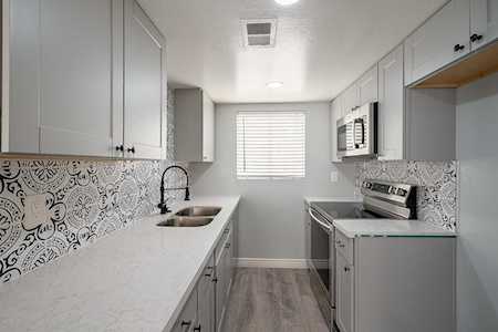 8502 N Central Avenue #13 Phoenix, AZ 85020