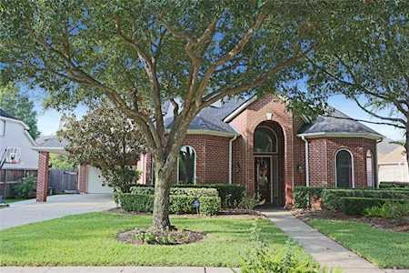 8625 Wyndham Village Dr Jersey Village, TX 77040
