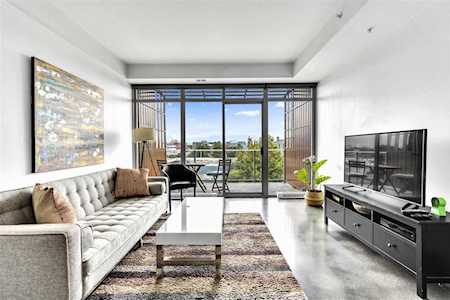 256 E 2nd Avenue #409 Vancouver, BC V5T 0A7