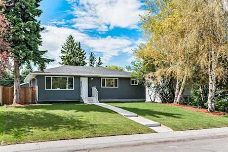 9460 Almond Crescent SE Calgary, AB T2J 1B6