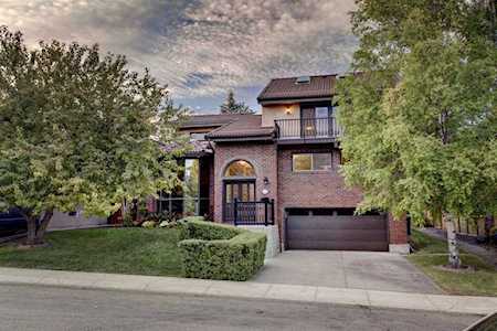 5404 Bannerman Dr NW Calgary, AB T2L 1W2