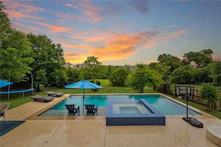 240 Longmont LN Austin, TX 78737