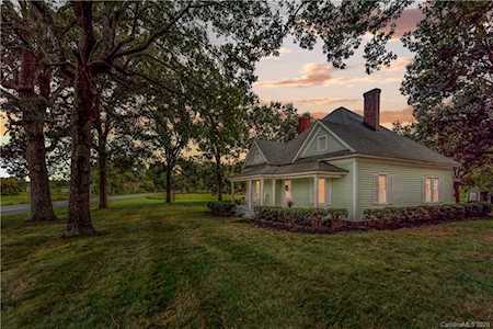 329 Weaver Dairy Rd Bessemer City, NC 28016