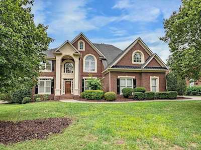 3911 Fawn Hill Rd Matthews, NC 28105