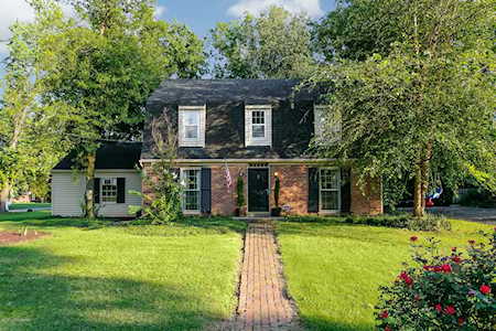 7806 Pinemeadows Ln Louisville, KY 40241