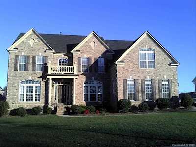 143 W Warfield Dr Mooresville, NC 28115