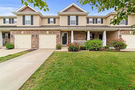 1319 New Charter Ln Ofallon, MO 63366