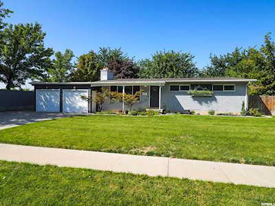 6898 S Bella Vista E Dr Cottonwood Heights, UT 84121