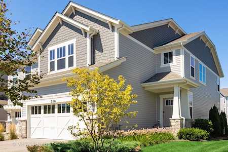 516 Pershing Ct Barrington, IL 60010